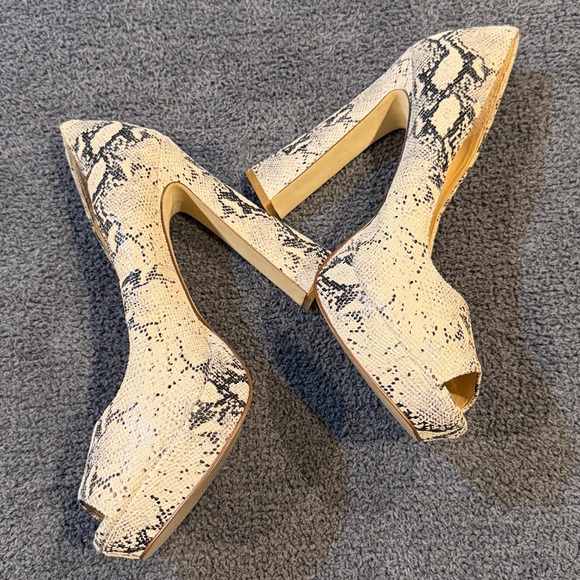 Gianni Bini Snake Print Peep-Toe Heels - Picture 5 of 8